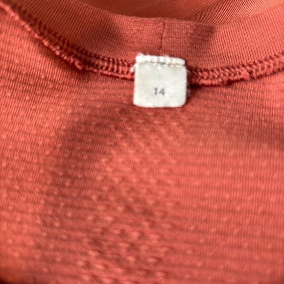 Lululemon Swiftly Tech Long Sleeve Shirt 2.0 Size 14 Soft Cranberry - Picture 4 of 4